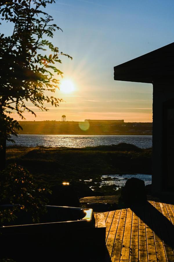 Alka - Cozy Room By The Sea With Private Hot Tub Njarthvik Eksteriør bilde